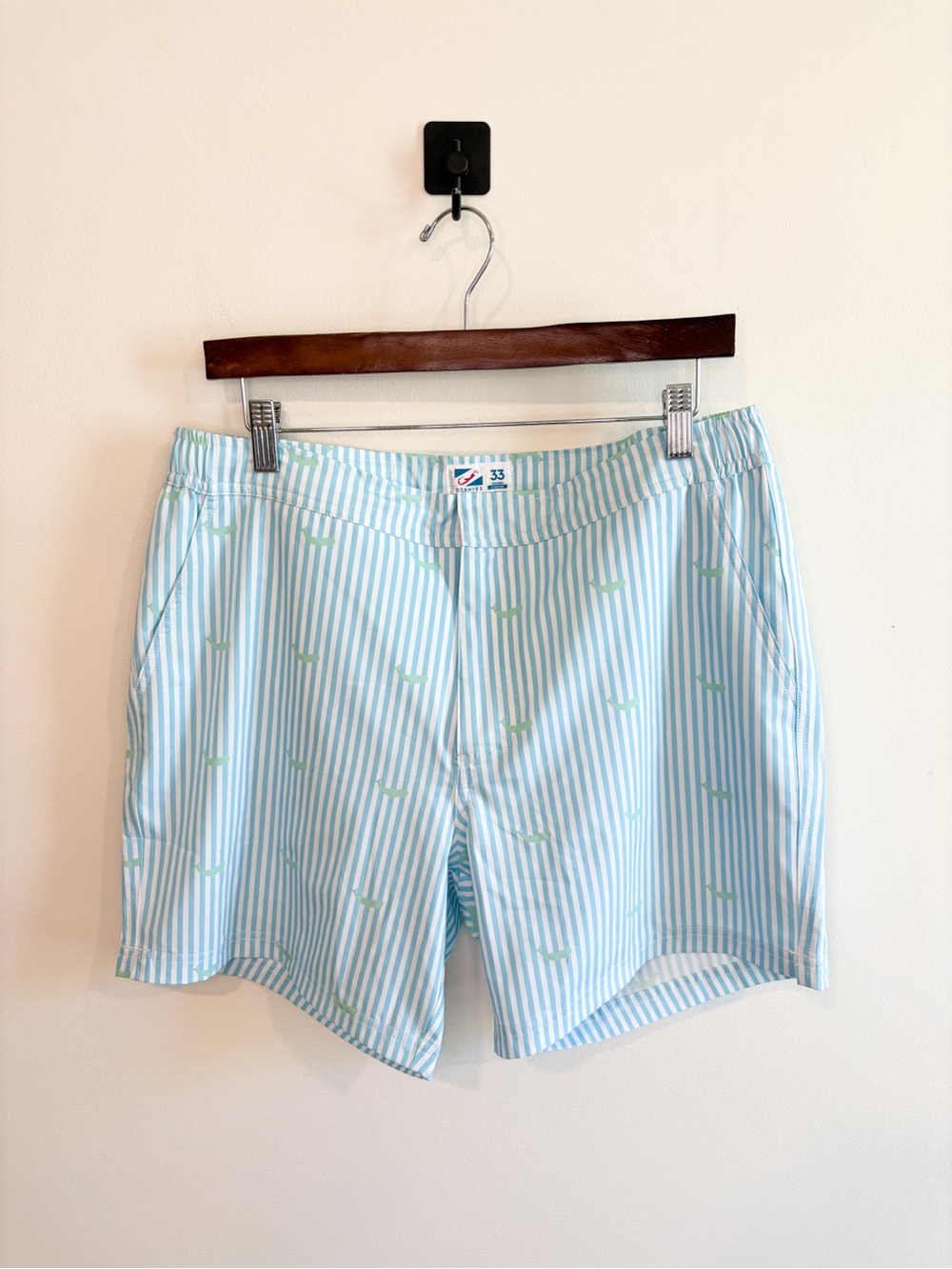 Bermies Men's Light Blue Striped Swim Trunks Size 33 tailored 6 inch inseam